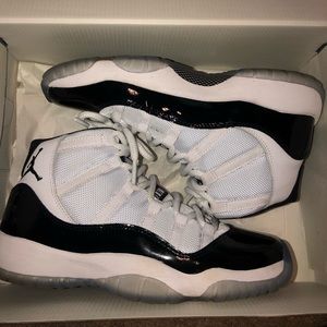 AIR JORDAN 11 CONCORDS